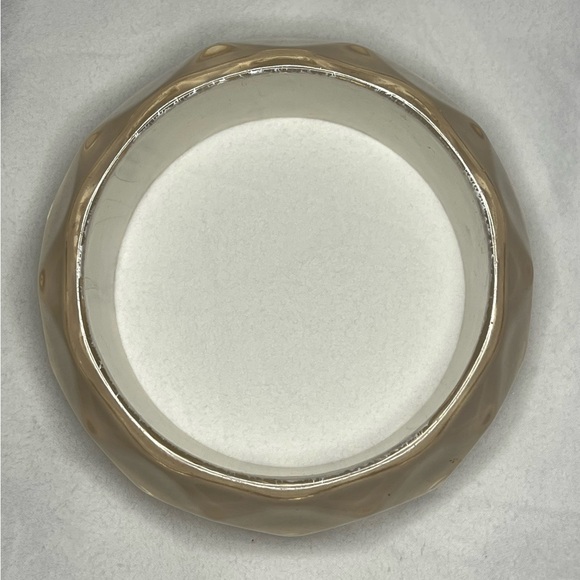 Vintage multifaceted moonglow lucite chunky bracelet. Please see video also. - Picture 8 of 12